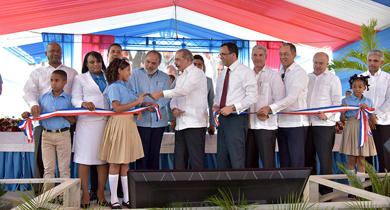 escuela y liceo en Hato Mayor