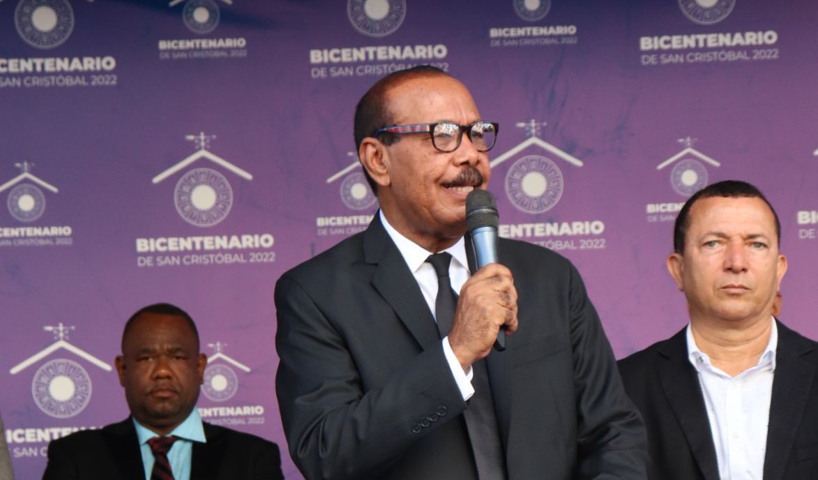 José Montás oficializa respaldo a Wellington Arnaud