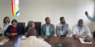 Edeeste sostiene encuentro con autoridades y líderes de Monte Plata