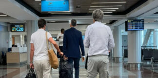 Jean Alain Rodríguez regresa al país tras viaje médico a Madrid