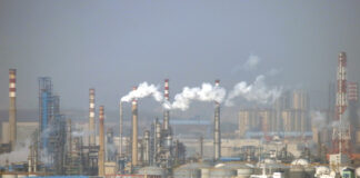 Estados Unidos impone sanciones contra refinería china y «flota fantasma» de Irán