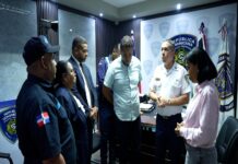 Policía Nacional recibe entrega de hombre acusado de delitos de alta tecnología