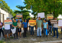 Comunitarios de Los Prados de San Luis protestan en demanda del arreglo de sus calles