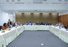 Diputados se reúnen con representantes de partidos políticos y de la JCE para analizar proyecto del voto electrónico