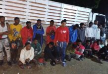 Ejército detiene hombre ocultaba 24 haitianos indocumentados en un camión en SJM