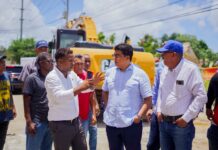 “La CAASD te escucha” llega a Cuesta Hermosa con limpieza de imbornales y corrección averías