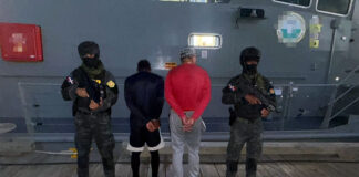 Ocupan 30 paquetes de cocaína y apresan dos hombres al sur de Punta Salinas en la provincia Peravia