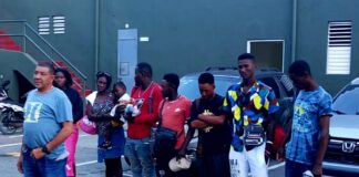 Detienen conductor transportaba haitianos indocumentados en autobús de pasajeros en SJM