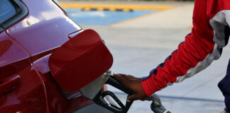 Gobierno baja RD$2.00 y 3.00 pesos a gasolinas, gasoil y GLP