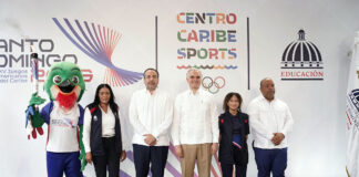 Ministro Luis Miguel De Camps recibe antorcha de los XXV Juegos Centroamericanos y del Caribe Santo Domingo 2026
