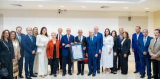 Senado reconoce a Jaime Francisco Sued por su trayectoria empresarial y aportes a la industria farmacéutica