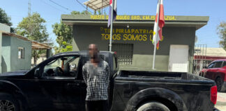 VIDEO: Incautan 84 libras de marihuana ocultas en parte trasera de camioneta en el 15 de Azua