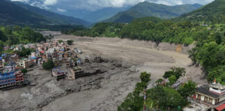 VIDEO: Muertos y desaparecidos en inundaciones en la zona fronteriza entre Nepal y el Tíbet chino