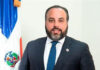 Julio Peña Guzmán presidente de la JAC y Mérido Torres director del Departamento Aeroportuario
