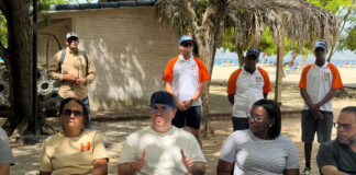 Alejandro Campos anuncia reparación muelle de Cayo Levantado tras reunirse con sectores de Samaná