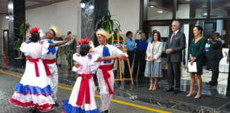 Ministro de Educación recibe visita de embajadora de Estados Unidos y abordan áreas de cooperación
