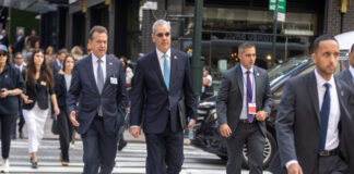VIDEO: Abinader recorre a pie calles de Nueva York durante su trayecto hacia la Asamblea General de la ONU