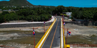 Luis Abinader inaugura puente Los Hierros en Baní