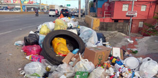 Tobías Crespo reclama respuestas ante acumulación de basura en barrios del Distrito Nacional
