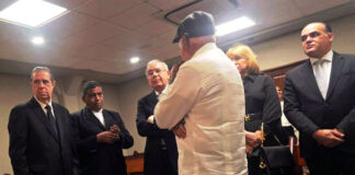 Danilo y otros dirigentes del PLD expresan sus condolencias al exsenador Eddy Mateo Vásquez por muerte de hijo