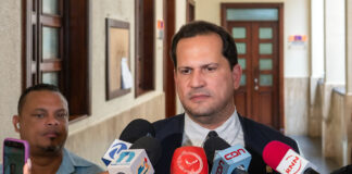 Exfiscal deberá enfrentar juicio por soborno, como solicitó el Ministerio Público