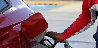 Gobierno aumenta RD$5 a gasolina premium y 12 al gasoil óptimo