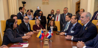 Abinader y Delcy Rodríguez hablan de cooperación energética, relaciones consulares y turismo en reunión en Roma