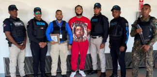 Policía Nacional recibe deportado desde Jamaica en el AILA a Jhovanny de Jesús Metz Cruz (Macho)