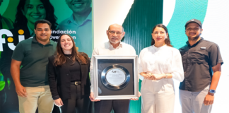 Jóvenes en Desarrollo reconoce excelencia profesional del director general de Onesvie