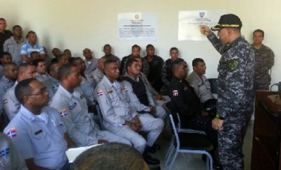 El general Francisco Romer López, dirigió una orientación al personal que labora en el servicio de patrullaje preventivo.