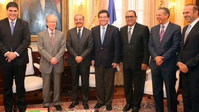 El presidente Danilo Medina con los empresarios y directores de periódicos.